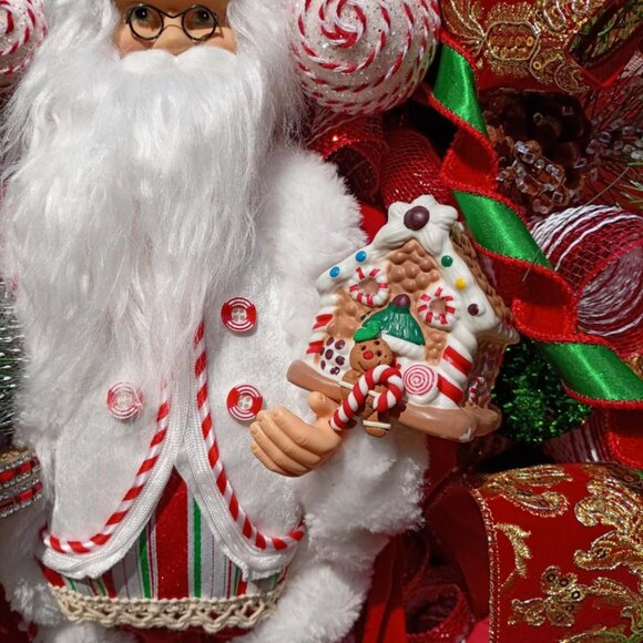 Santa Christmas Wreath, Deluxe Christmas Wreath, Traditional Christmas, - Picture 2 of 10